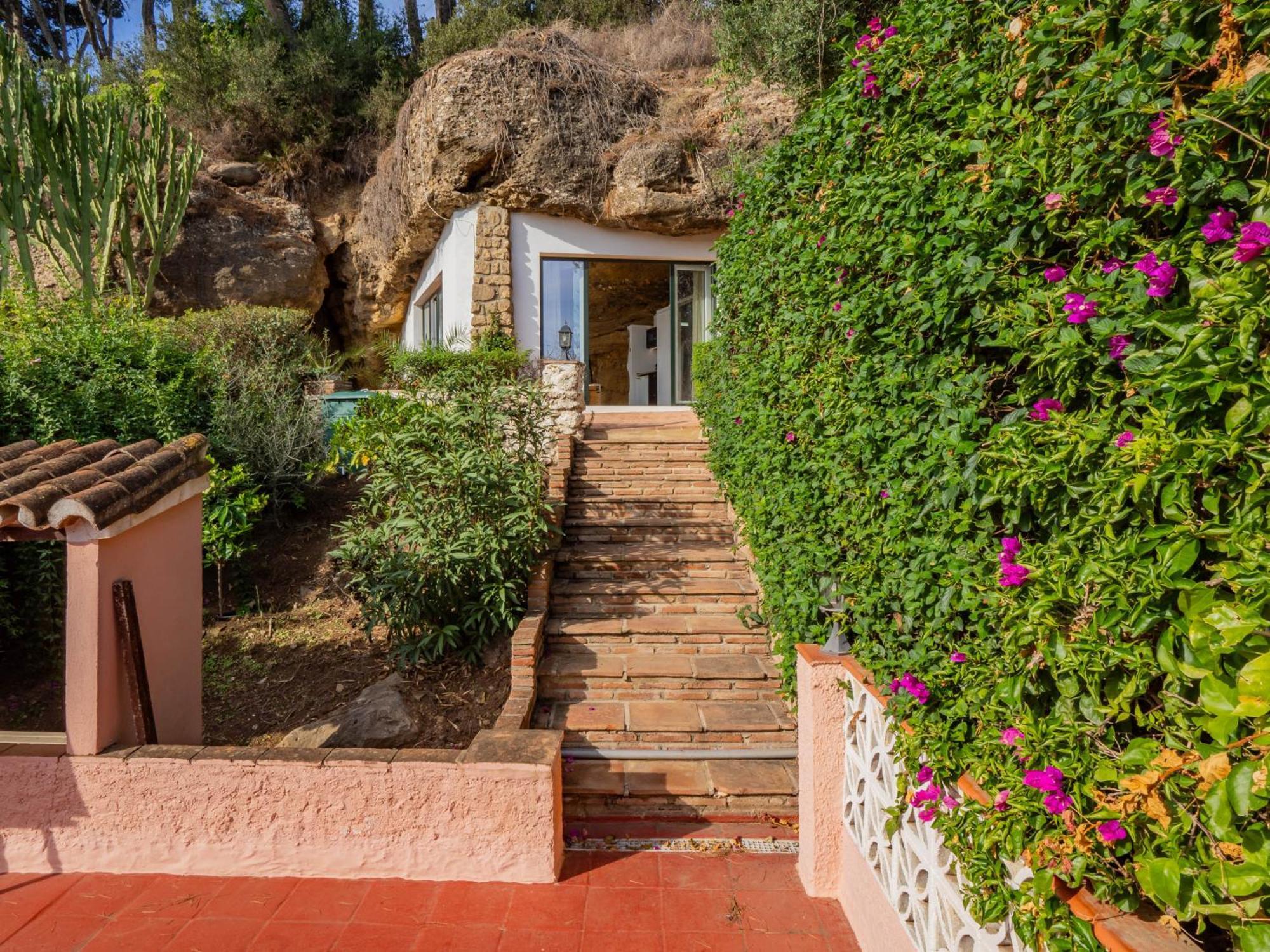 Cubo'S Villa Las Capuchinas & Cave House Torremolinos Exterior photo